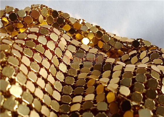 پارچه فلزی 3x3 میلی متری در طلا به عنوان پارتیشن برای هتل ها کافه ها کلوپ ها