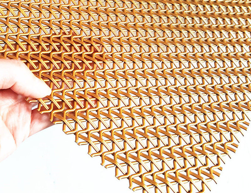 سیم خاردار تزئینی فولاد ضد زنگ بافته شده Mesh طلا رنگ 5mm پیچ پیچ