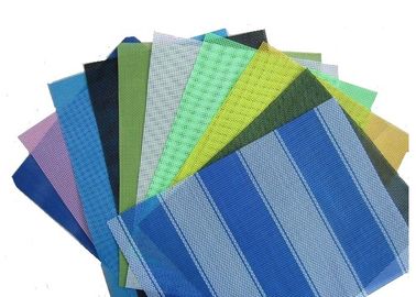 طراحی پارچه رنگی Pvc طراحی OEM مورد استفاده برای دکوراسیون معماری در فضای باز